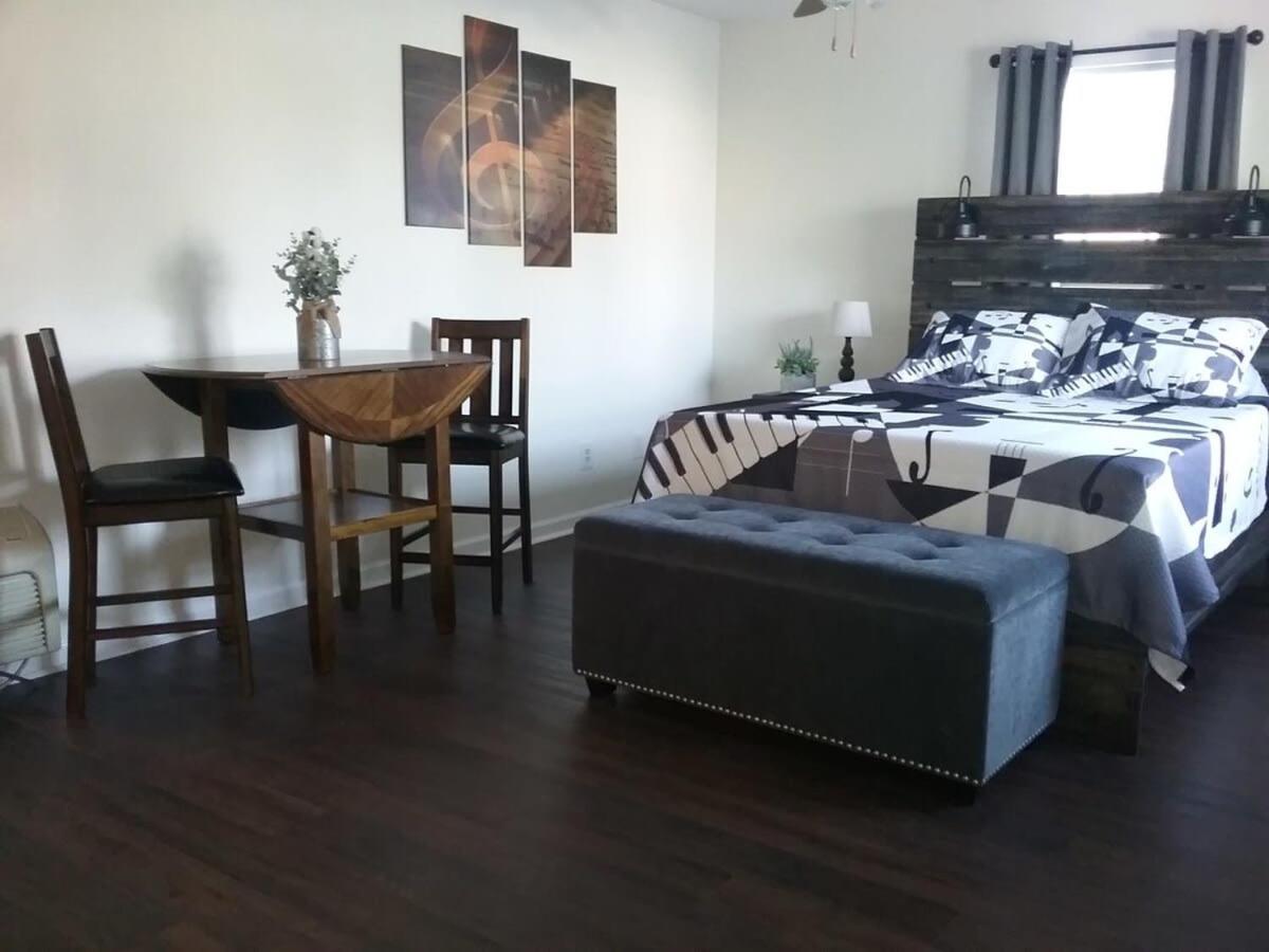 Music Studio Getaway, Close To Entertainment! 맥민빌 외부 사진