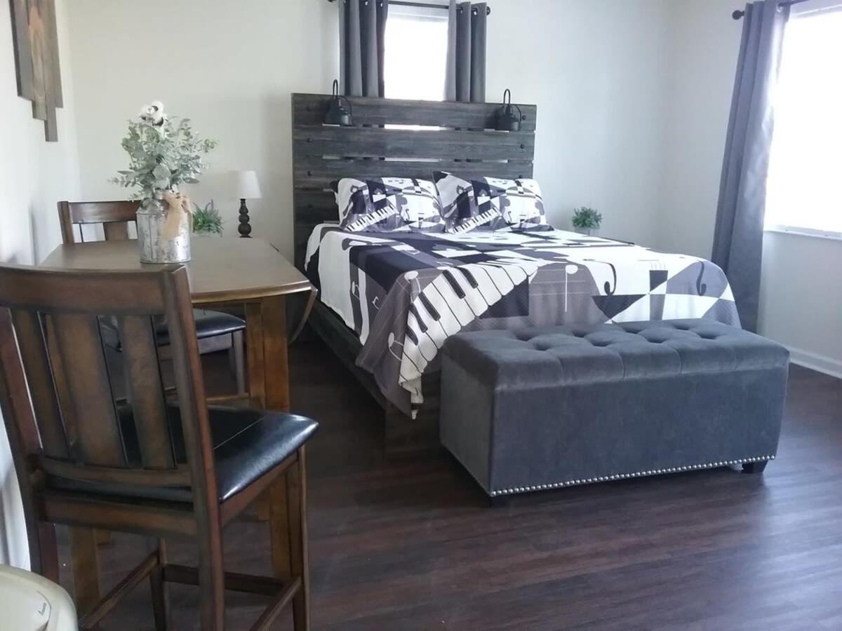 Music Studio Getaway, Close To Entertainment! 맥민빌 외부 사진