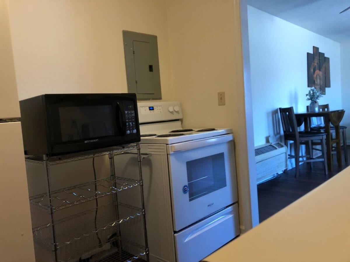 Music Studio Getaway, Close To Entertainment! 맥민빌 외부 사진